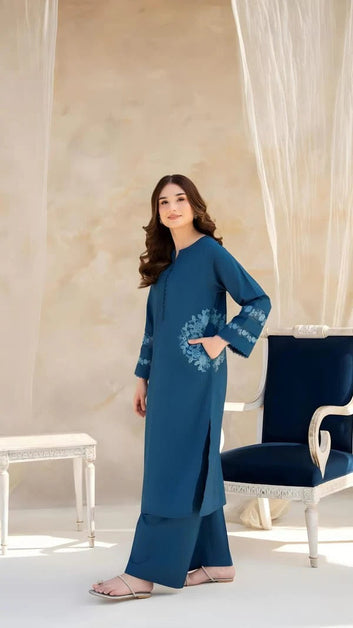 Pocket Luxe: Embroidered 2 Pc